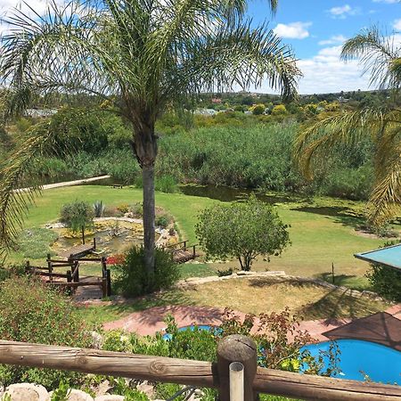 De Oude Yotclub Bed and Breakfast Oudtshoorn Exteriör bild